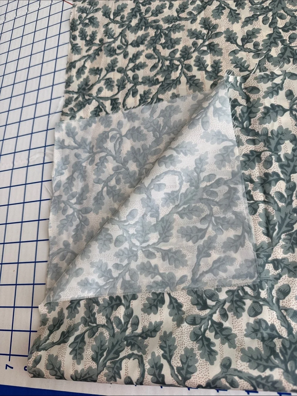 Vintage Lightweight Lining Fabric Oak Acorn Print 2+ Yds x 56
